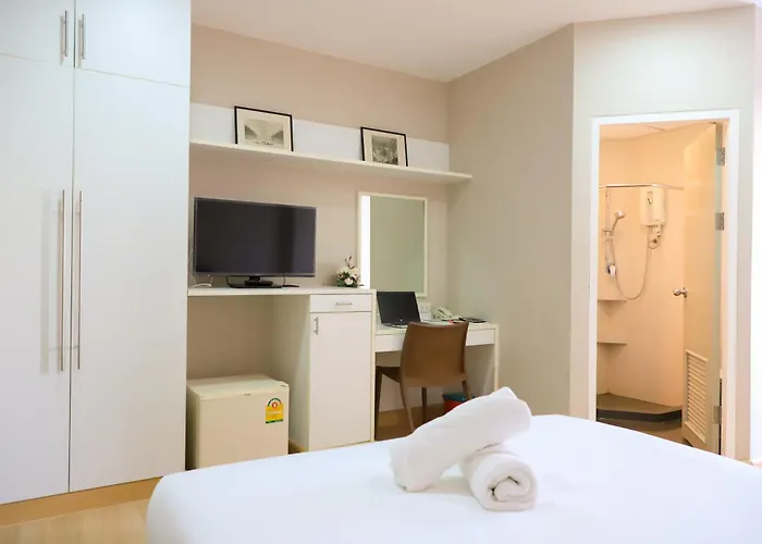 Cu Ihouse เรือนวิรัชมิตร Aparthotel
