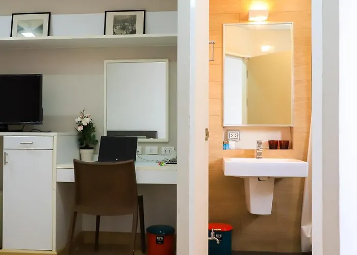 Cu Ihouse เรือนวิรัชมิตร Aparthotel 3*
